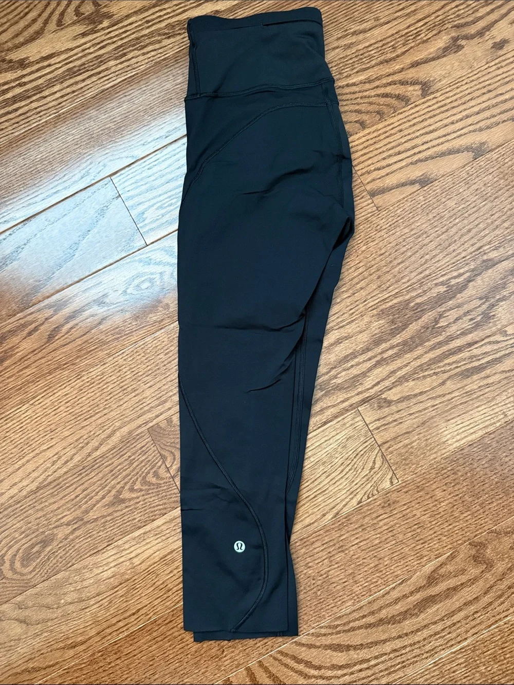 lululemon athletica women’s crop 21” Black Leggings size 4